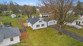 615 Clement Rd, Lansing, MI 48917