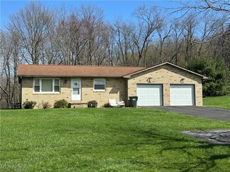 3361 Twin Hills St NW, Uniontown, OH 44685