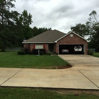 205 Davis St NE, Magee, MS 39111