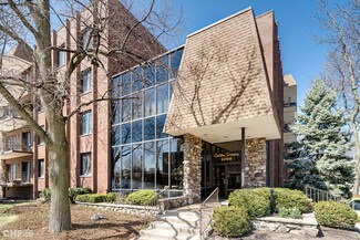5200 Oakton St Unit 102, Skokie, IL 60077