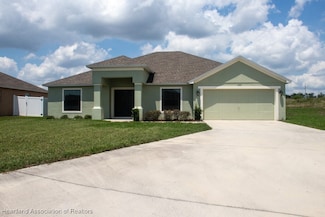 525 Central Ridge Ln, Frostproof, FL 33843