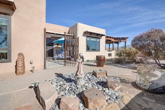 426 Ruffles Ln, Corrales, NM 87048