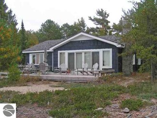 5697 S Sheridan Ln, Glen Arbor, MI 49636