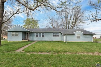 305 N 4th St, Osage City, KS 66523