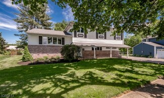3 James Ct, Hackettstown, NJ 07840