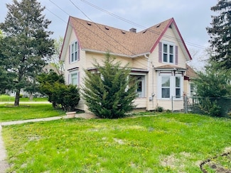 242 N Grove St, Carpentersville, IL 60110