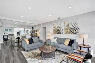 1431 Dewey St, Hollywood, FL 33020