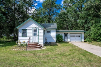 221 N Cedar St, Adams, WI 53910