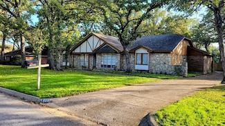 1809 Christy Ct, Fort Worth, TX 76112