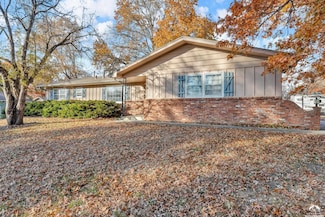 2837 Maine Ct, Lawrence, KS 66046