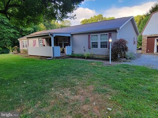 281 S Vintage Rd, Paradise, PA 17562