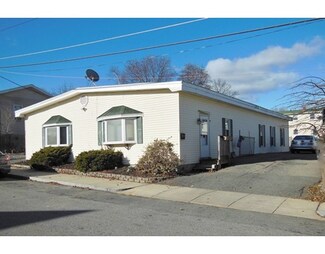 110 Seneca St, Lowell, MA 01852