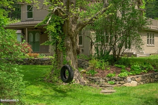 8 Interlaken Rd, Stockbridge, MA 01262