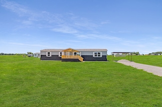 3106 Smyrna Rd, Sunset, TX 76270