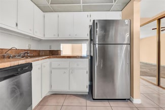 2990 NW 46th Ave Unit 211C, Lauderdale Lakes, FL 33313