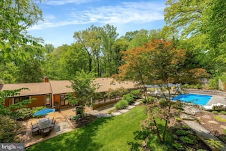 9006 Glen Ct, Fairfax, VA 22031
