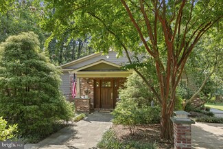 4201 Adrienne Dr, Alexandria, VA 22309