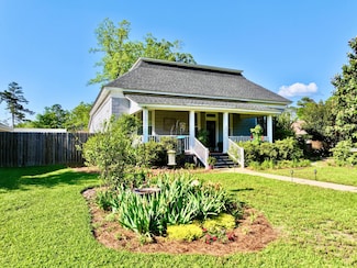 426 W Clinton St, Jackson, AL 36545