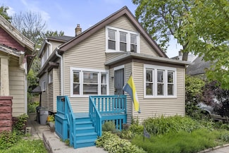 3715 N 2nd St, Milwaukee, WI 53212
