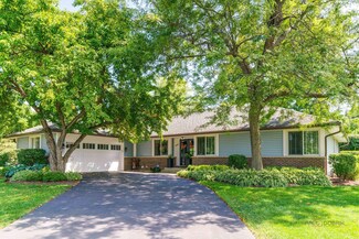1445 Lexington Rd, Libertyville, IL 60048