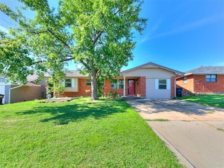 720 SW 1st St, Moore, OK 73160