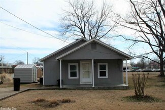 N 3rd St, McRae, AR 72102