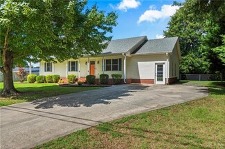 101 Knouse Dr, Lexington, NC 27295