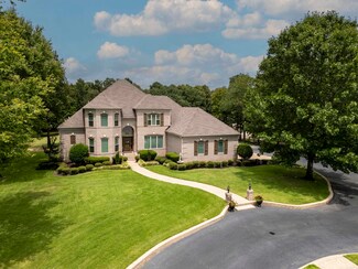 105 Edgewood Dr, Searcy, AR 72143
