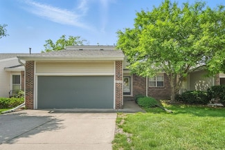 6138 Terrace Dr, Johnston, IA 50131