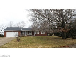 1664 Lakeview Square NE, Bolivar, OH 44612