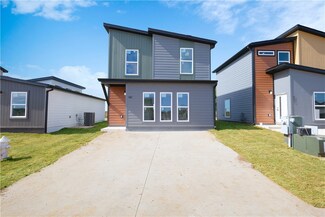 661 Saint Charles Place, Bentonville, AR 72713