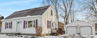 1 Barratt Dr, Waterford, NY 12188