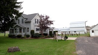 449 W 5th St, Saint Charles, MN 55972