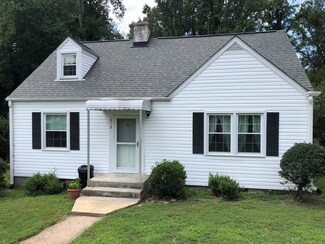 212 Peach St, Chatham, VA 24531