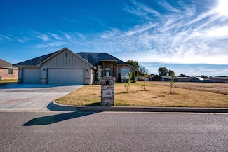 1404 N Oak, Seiling, OK 73663