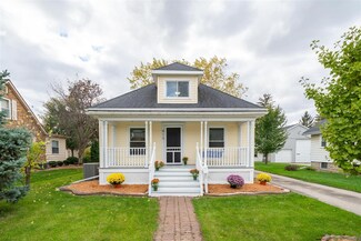 915 W James St, Columbus, WI 53925