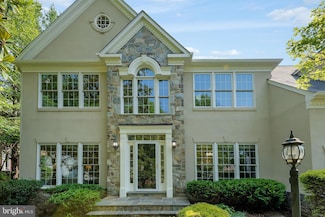 12691 Fox Woods Dr, Herndon, VA 20171