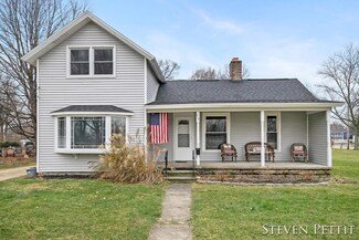 410 E Hammond St, Otsego, MI 49078