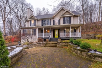 123 Vail Rd, Columbia, NJ 07832