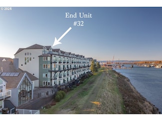 905 N Harbour Dr Unit 32, Portland, OR 97217