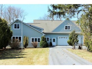 524 Bridge St, Richmond, VT 05477