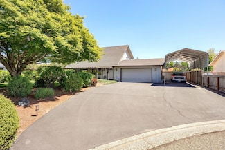 1905 Colorado Ln, Grants Pass, OR 97527
