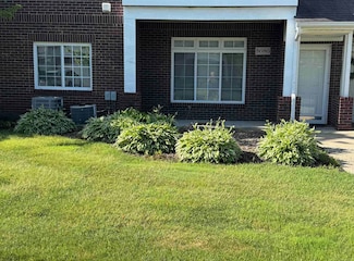 5686 Acorn Ln, Sterling Heights, MI 48314
