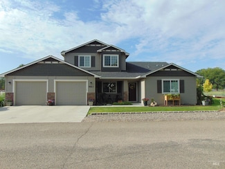 983 South St, Vale, OR 97918