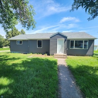 202 Blaine St S, Colfax, ND 58018