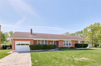 320 Hawthorn Ave, Saint Charles, MO 63301