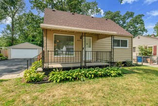 6097 Herbert St, Westland, MI 48185