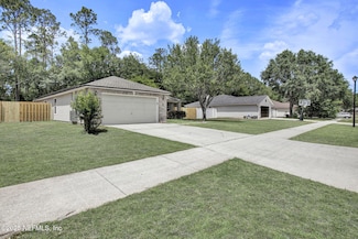 11255 Martin Lakes Dr N, Jacksonville, FL 32220