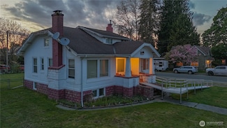 204 S Madison St, Monroe, WA 98272
