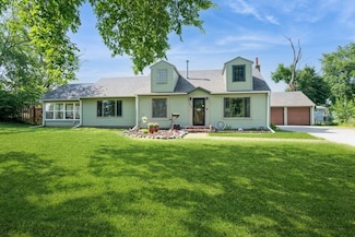 1935 1st Ave SW, Cedar Rapids, IA 52405